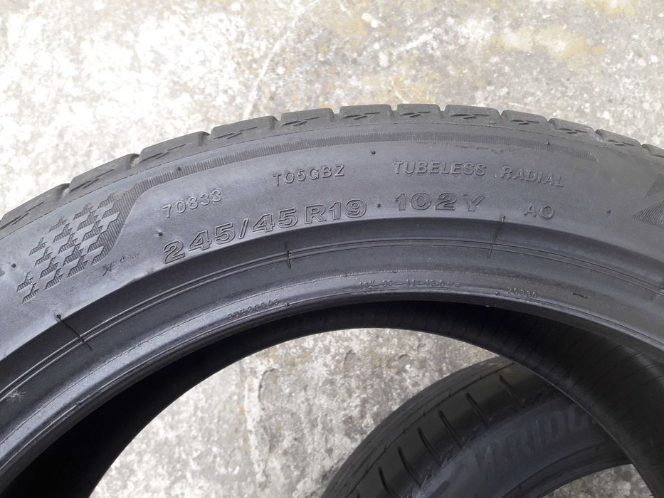 Lato Bridgestone 245/45 R19 5mm