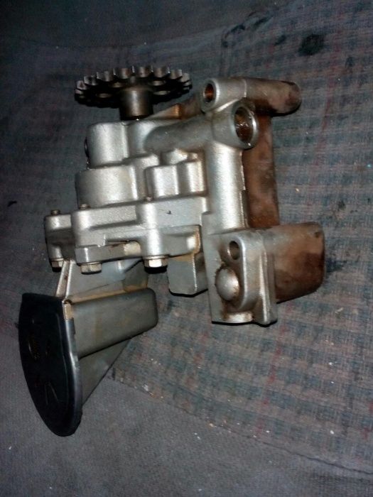 Продам масляный насос Peugeot 307,Citroen C3 C4.