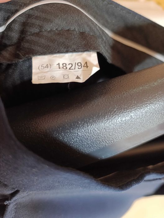 Garnitur męski ciemnogranatowy wzrost 182cm Z KRAWATEM