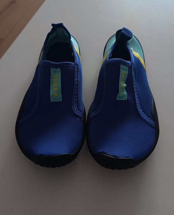 Buty do wody dla chłopca.