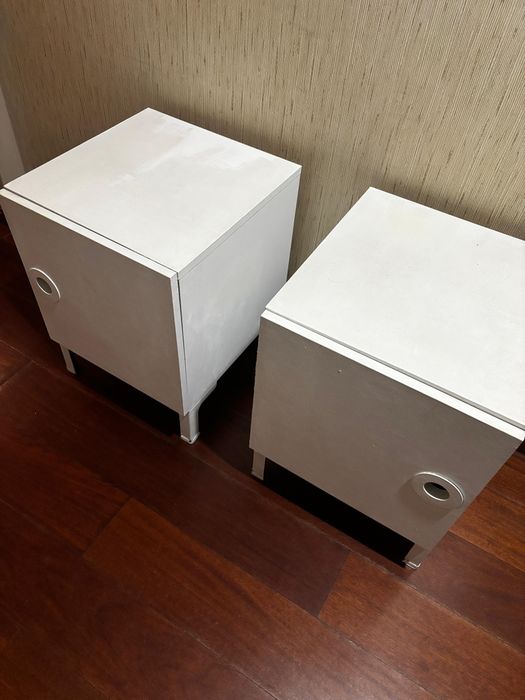 2 mesas cabeceira + 1 camiseiro