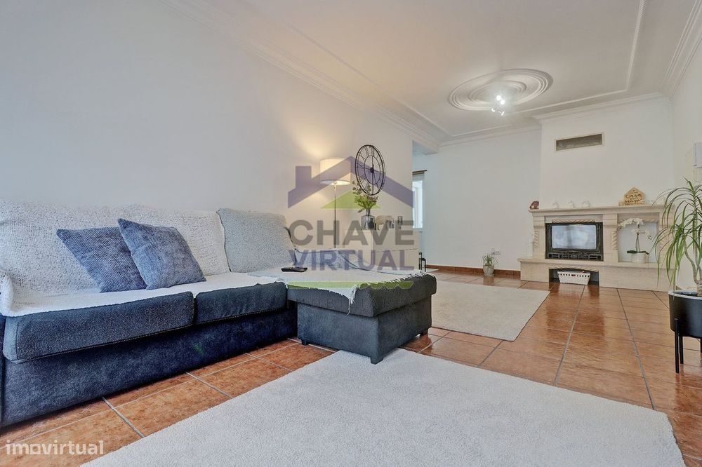 Apartamento T2+1 com Garagem e Arrecadação - Reguengo Grande - Lour...