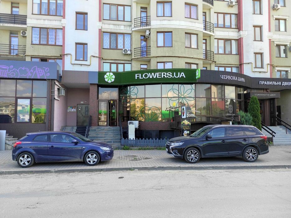 Продається комерційне приміщення по вул. Довженка, 21 Б