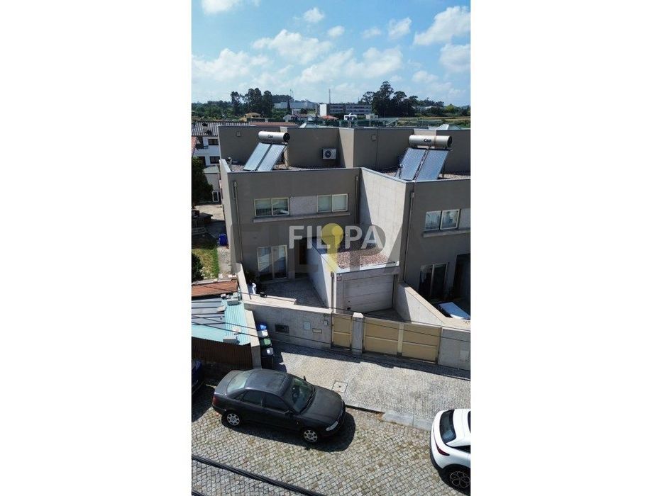 Moradia T5 na Maia com Jardim, Conforto e Excelentes Equipamentos 5...