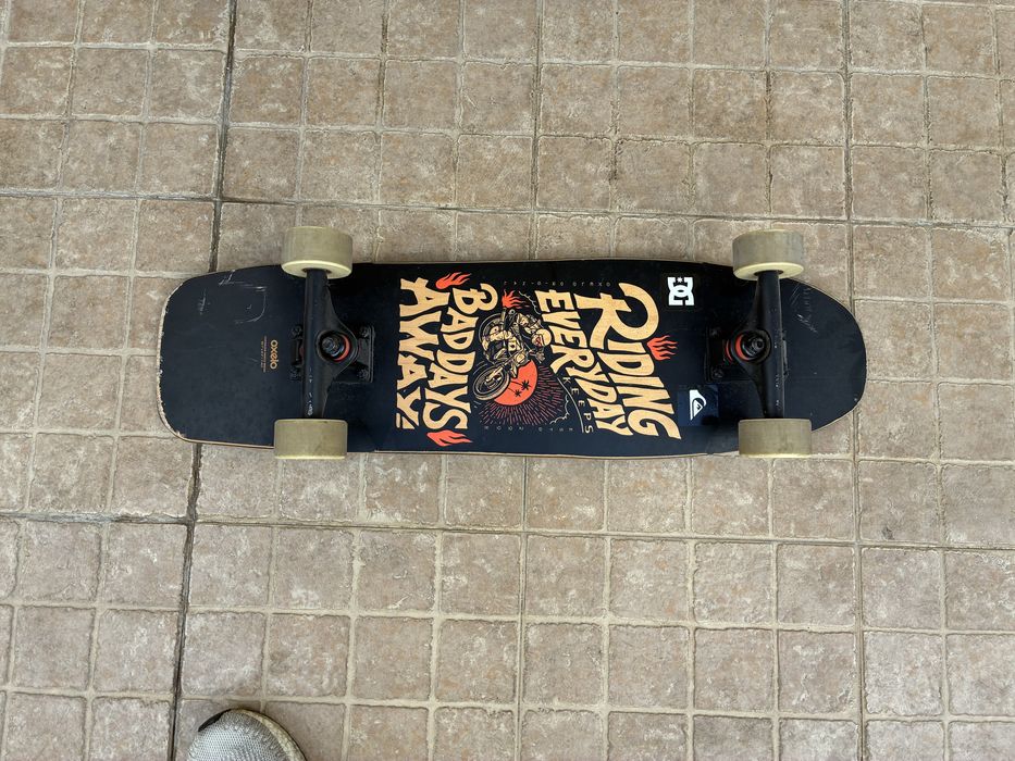 Skate Cruiser Oxelo + Trucks DGK + Rodas grandes – Bom estado