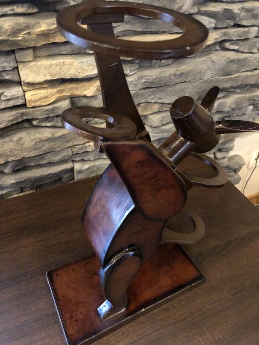 Stojak drewniany na wino kieliszki 48tknd