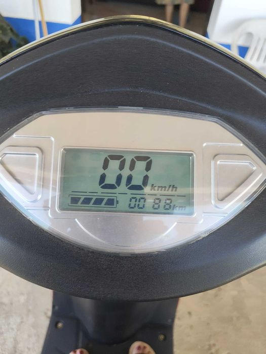 Scooter Elétrica Seventeen Sport — 2024 — APENAS 88 KM — COMO NOVA!
