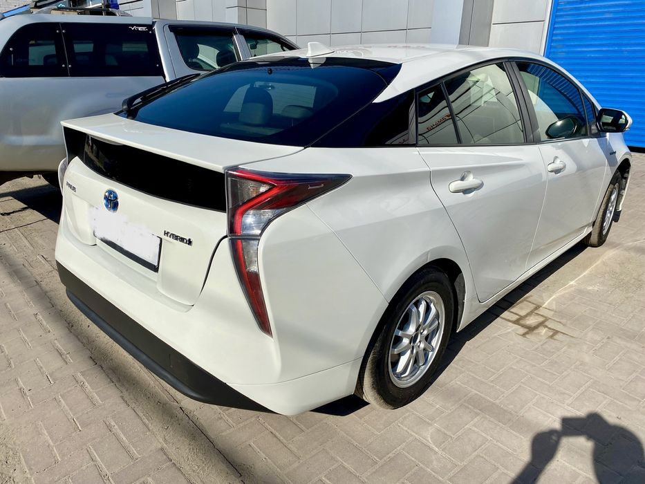 Аренда авто Toyota Prius, Авто в оренду. Аренда Приус.