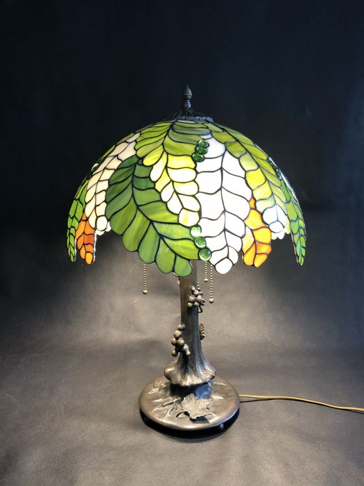 Lampa witrażowa w stylu Tiffany