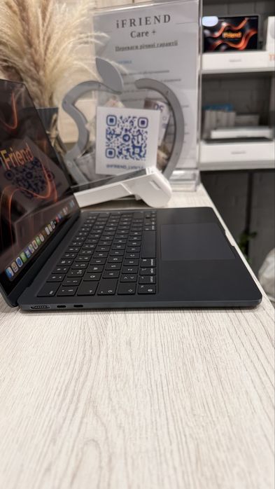 Macbook Air 13’ m2 8/256gb midnight