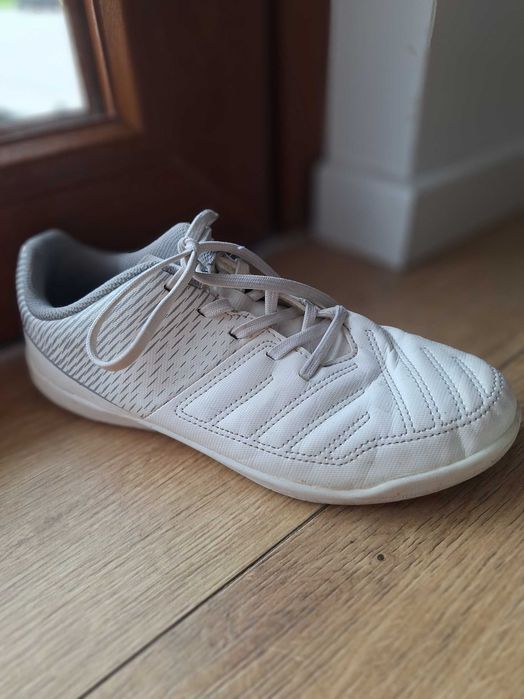 Buty sportowe halówki rozmiar 38