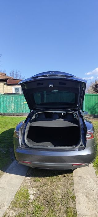 Tesla Model S 70D