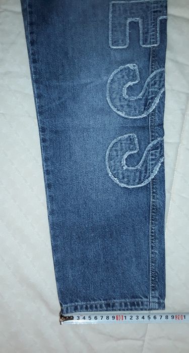 Calças de senhora em ganga da Guess Jeans