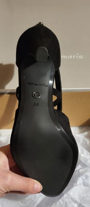 Nowe z metką, zamszowe, czarne szpilki Tamaris 36r