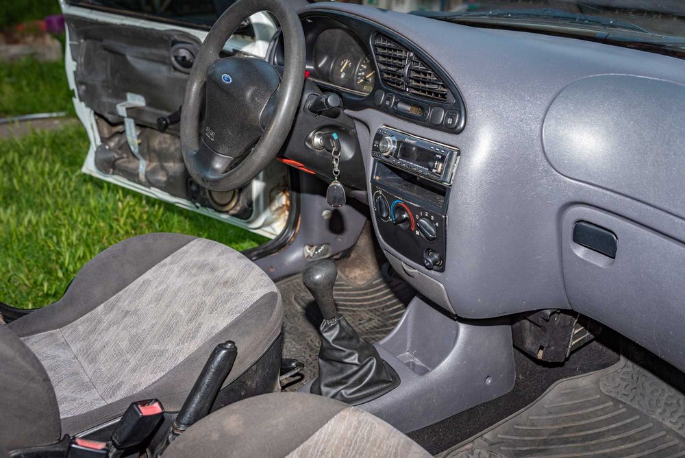 продам Ford Courier 1997
