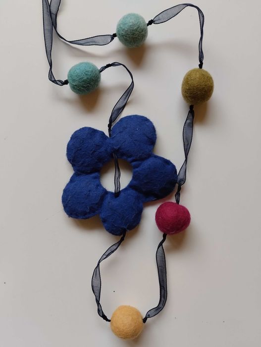 Colares artesanais em feltro e crochet – bijutaria criativa (barato)