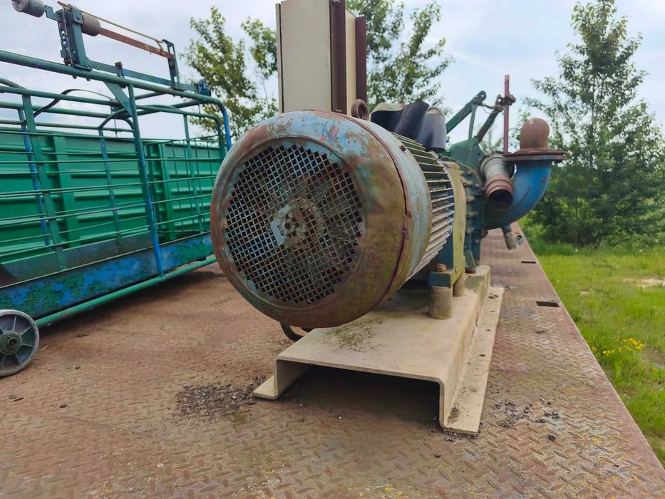 Pompa wody 1700 litrow na minute SILNIK 32 KW