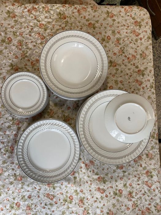Pratos Louça em Porcelana – Estilo Clássico
