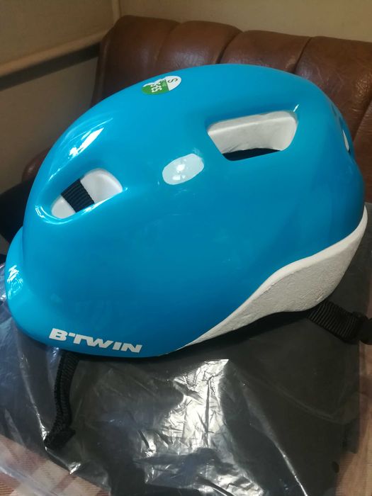 Продаю детские шлемы