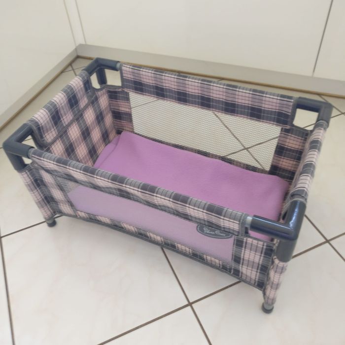 Łóżeczko turystyczne i nosidełko dla lalek