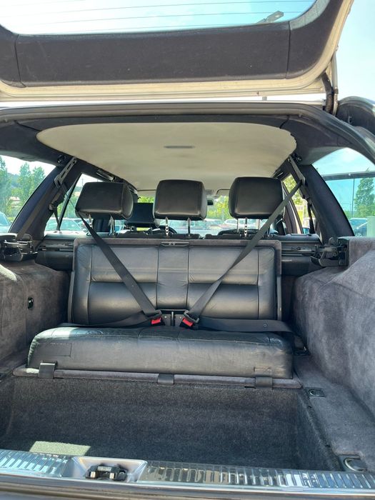 MERCEDES-BENZ E300 Avantgard