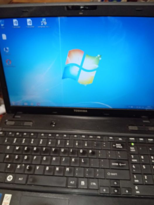 Laptop TOSHIBA 15,6"