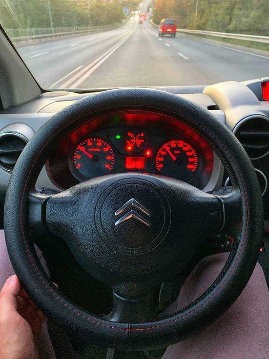 Citroen Berlingo 2010Рік. 1.6диз. Рідна фарба.