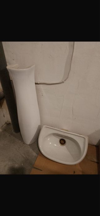 sprzedam umywalkę z postumentem