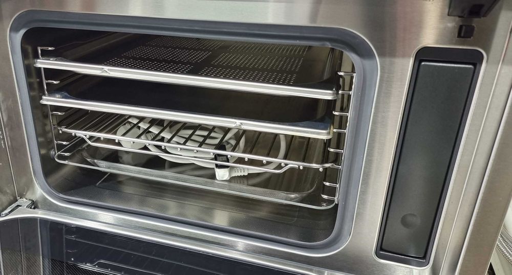 Zestaw AGD Miele. Piekarnik 2w1 DGC, mikrofalówka DGM, szuflada EVS