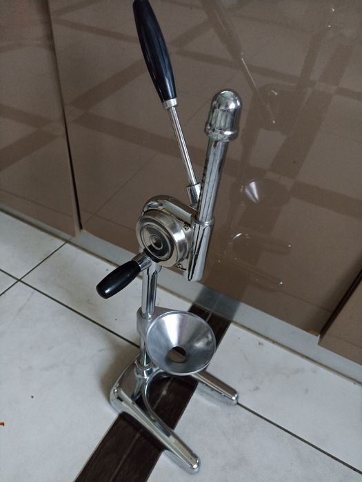 Пресс. Соковыжималка для цитрусовых. Бу.