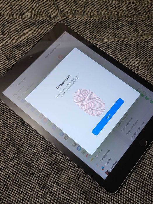 iPad 9.7" LTE 2017 128 ГБ планшет Apple