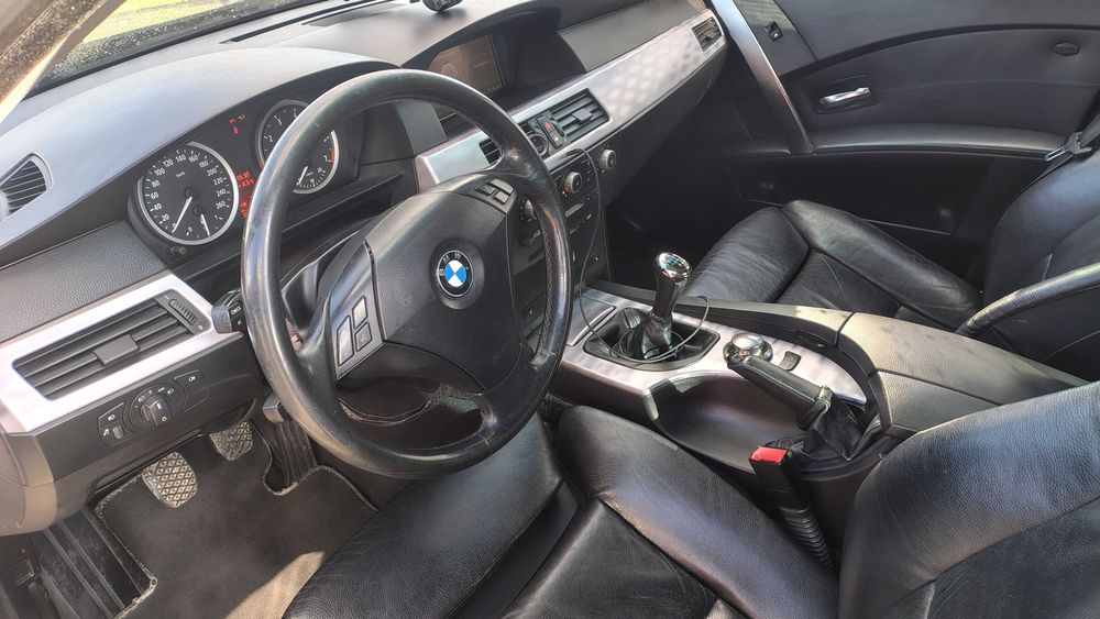 BMW 525i manual benzyna