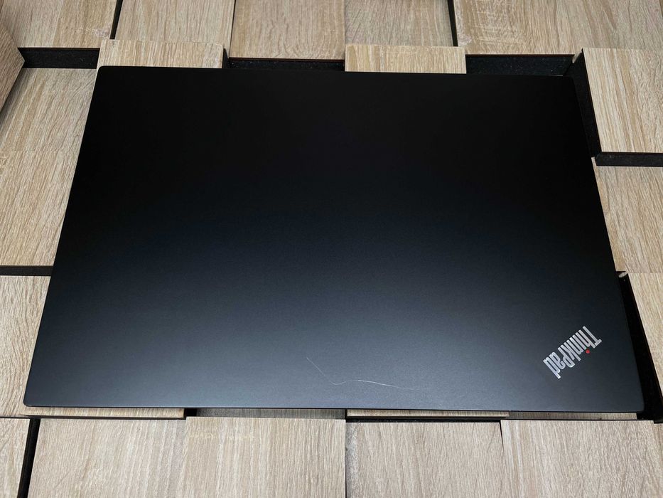 №5570 Ноутбук Lenovo ThinkPad E585 FHD IPS 15.6"/AMD Ryzen 5 2500U/RAM8Gb/SSD512Gb