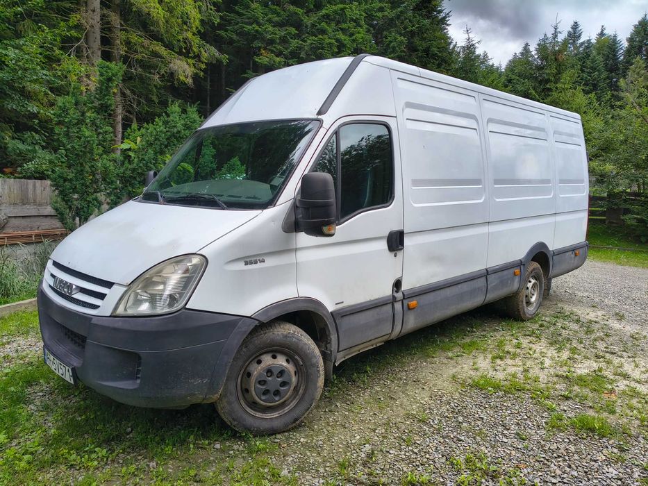 Bus Iveco daily 2,3.  Z klimą