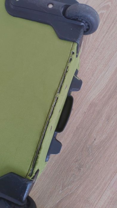 Mala de Cabine Verde 2 Rodas – Leve e Funcional