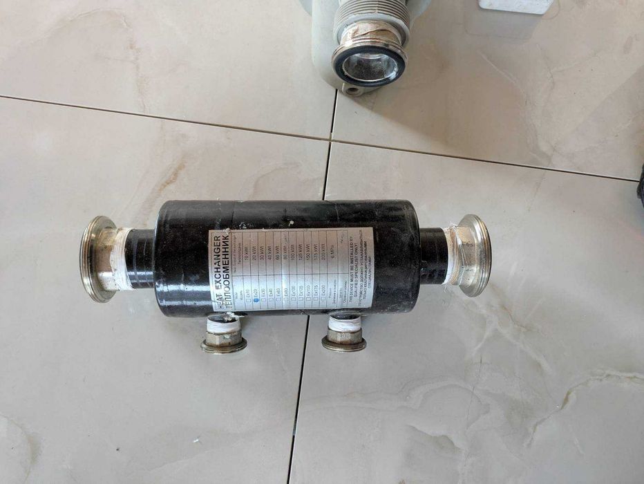 Піщаний фільтр для басейну Emaux Top-Mount Sand Filter (в комплекті з теплообмінником та насосом)
