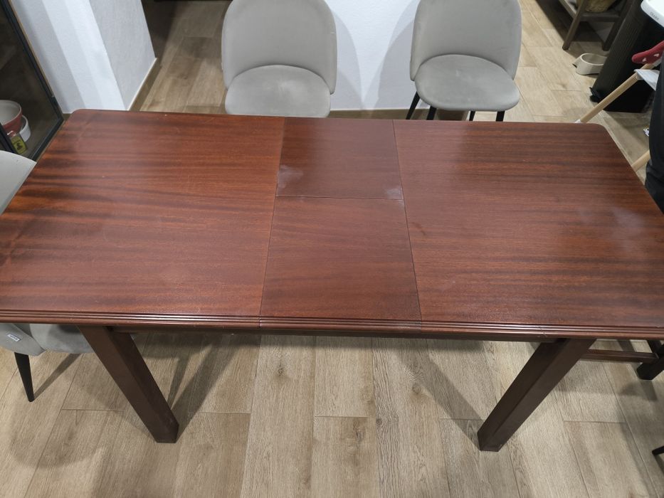 Mesa de Jantar em Madeira Extensível