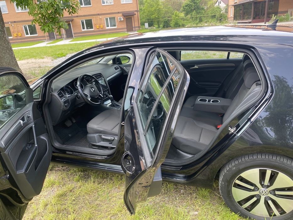 Продам VW E-Golf