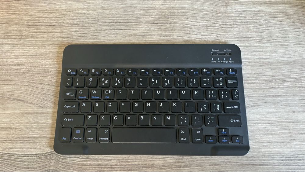 Wireless Bluetooth Keyboard450802317305456640