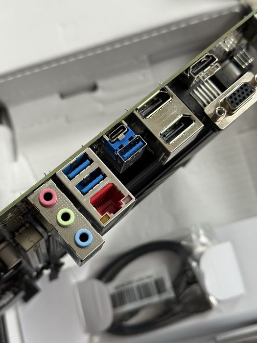 Материнська плата Gigabyte B760 DS3H Gen5 (LGA1700, DDR5)