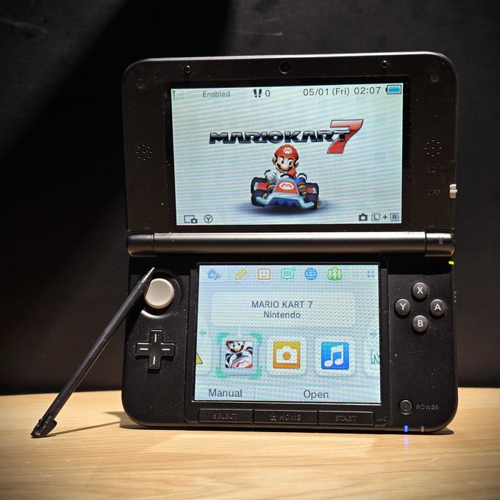 Oryginał Nintendo 3DS XL super stan + mario