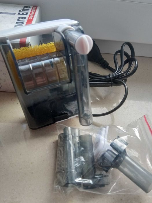 Mały filtr z skimerem do akwarium