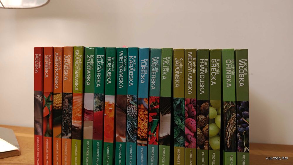 PODROZE kulinarne SMAKI TRADYCJE OBYCZAJE - komplet 20 przewodników