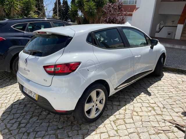 Carro renault clio