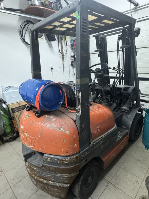 Wózek widłowy Toyota 6FG15 przesów boczny GPW rak