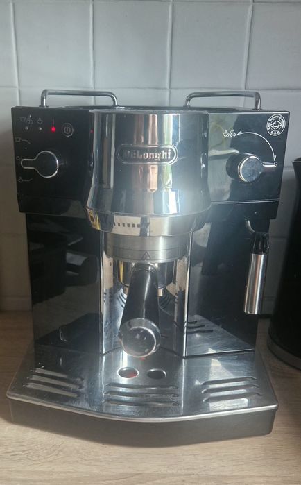 ekspres kolbowy delonghi ec820b