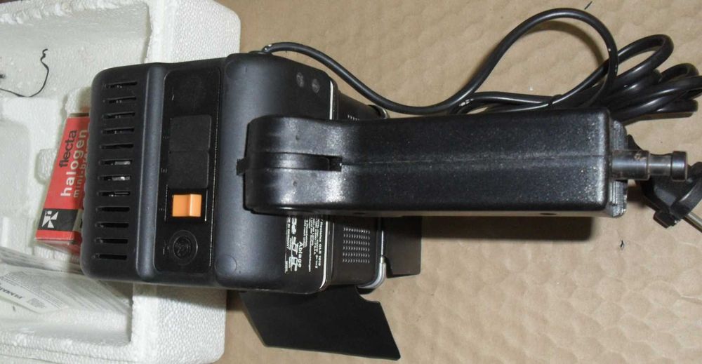 Projetor de iluminação até 1000w, com lâmpada supra, por 20€