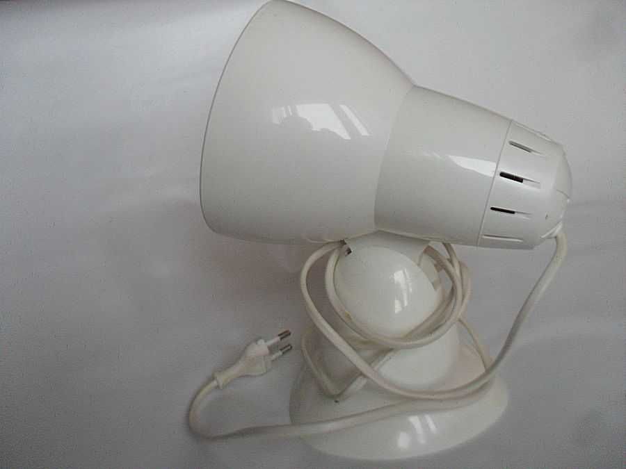 LAMPA NA PODCZERWIEŃ QUIGG - grzewcza - lecznicza - biała stan - bdb 2