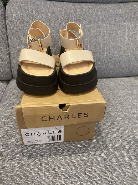 Nowe skórzane sandały damskie