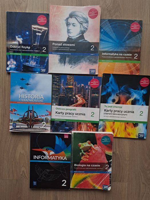 Zestaw podręczników do klasy 2 liceum lub technikum